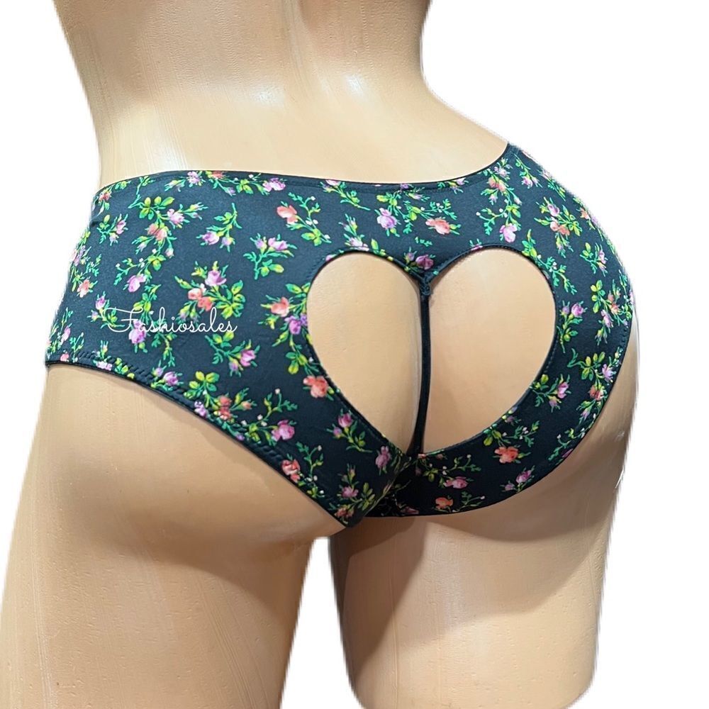 Victorias Secret Very Sexy Heart Cutout Ouvert open back cheeky panty Le Jardín